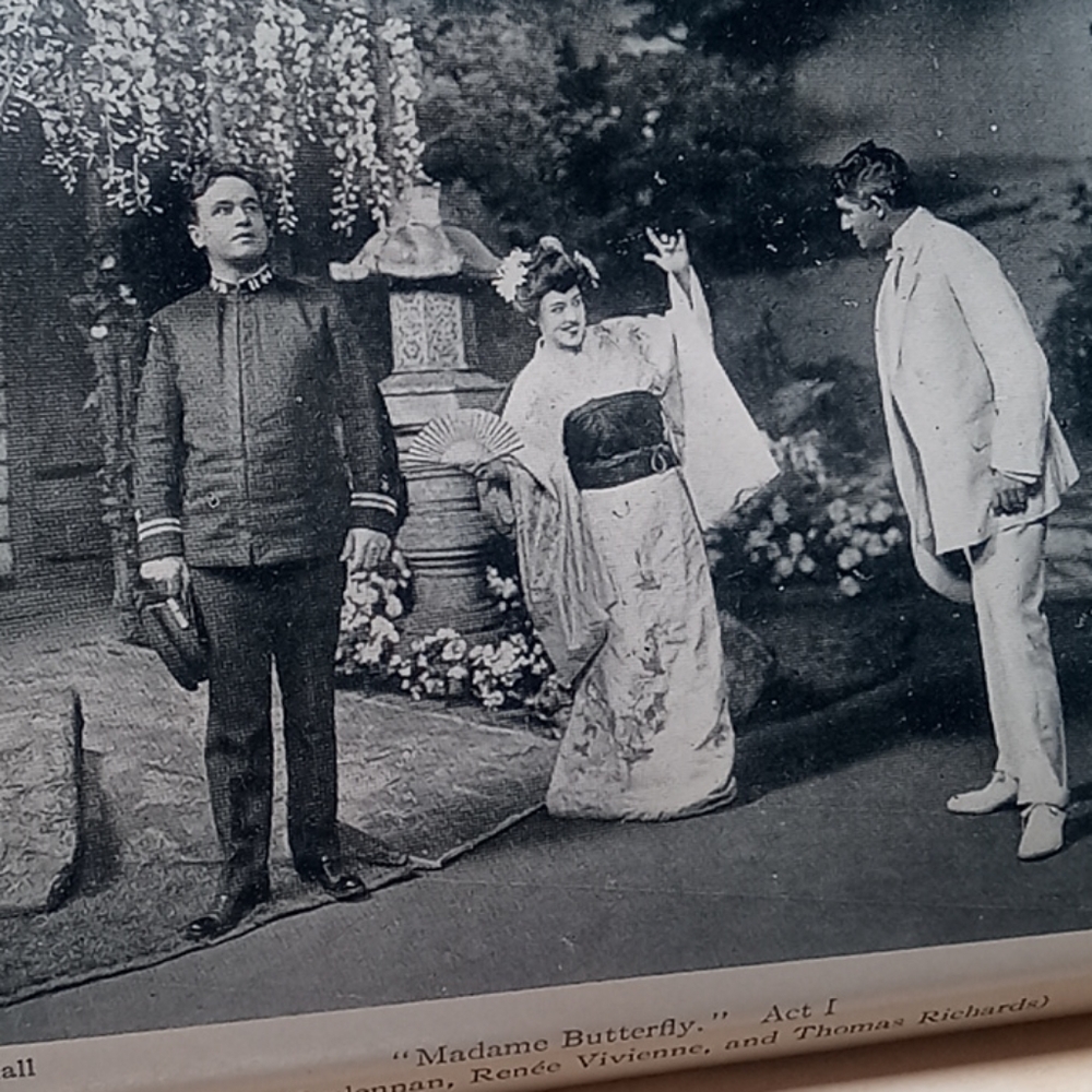 1930 Complete Opera Handbook - Picture 15 of 16